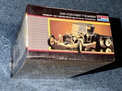 1996 Revell Monogram Ford Street “T” Roadster Model Kit / 1:24 Scale / #2741