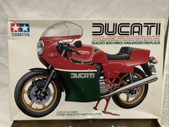 Tamiya 1:12 Scale Ducatil 900 Mike Hailwood Replica Model Kit # 14019 – New ￼