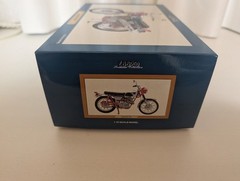 EBBRO 1/10 Honda CL72 Scrambler Red/Silver Finished