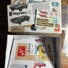AMT Scale Shelby King Cobra Stock & Custom Model Kit AMT793/12 MD223 1/25 Open