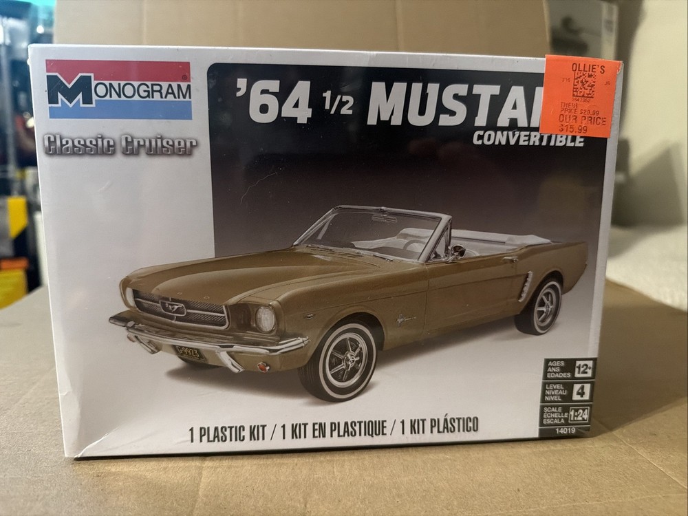 Monogram Classic Cruiser ’64 1/2 Mustang Convertible Kit # 14019 Factory Sealed