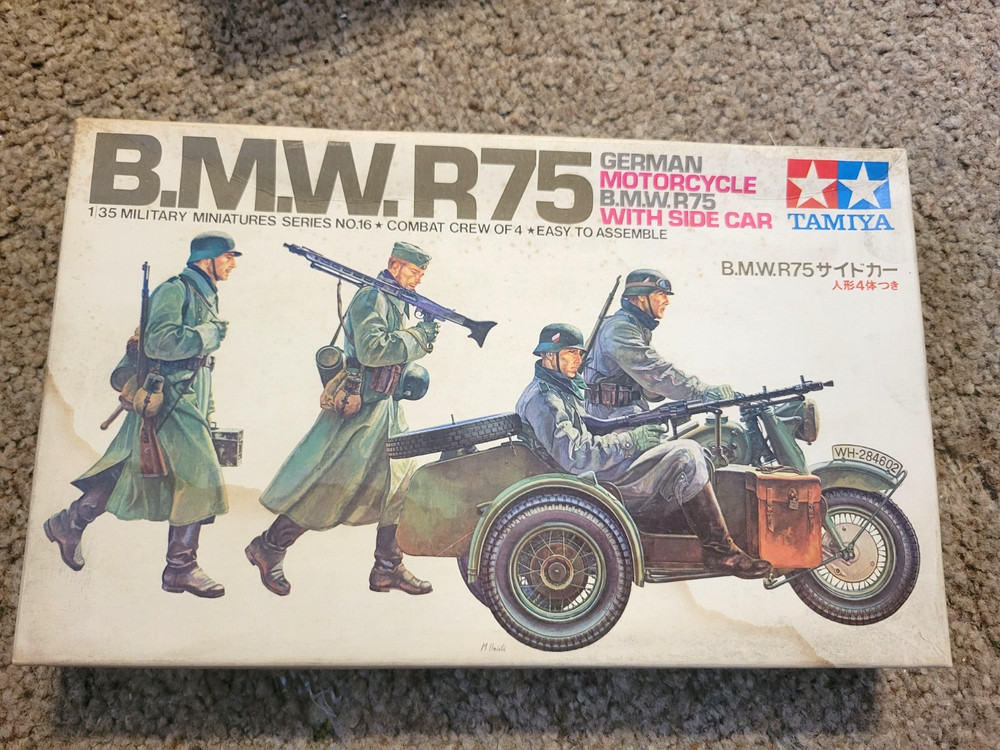Tamiya BMW R75 German Motorcycle Sidecar 1/35 Model Kit WWII 35016