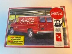 AMT ’77 Ford Coca-Cola Delivery Van W/Coke Accessories 1/25 !!Factory Sealed!!