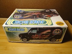Vintage 1980 MPC Ford Juke Box van plastic model kit #1-0439