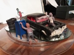 Junkyard Car 1:25 Built Model Kit And Zombies