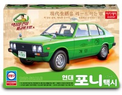 Academy 1/24 Korea First Model Car Hyundai Pony TAXI version Model Kit #15140