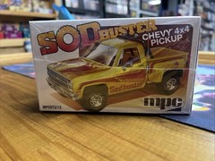 SOD BUSTER Chevy 4X4 Pickup 1:25 scale kit MPC Retro Deluxe Round 2 Models New