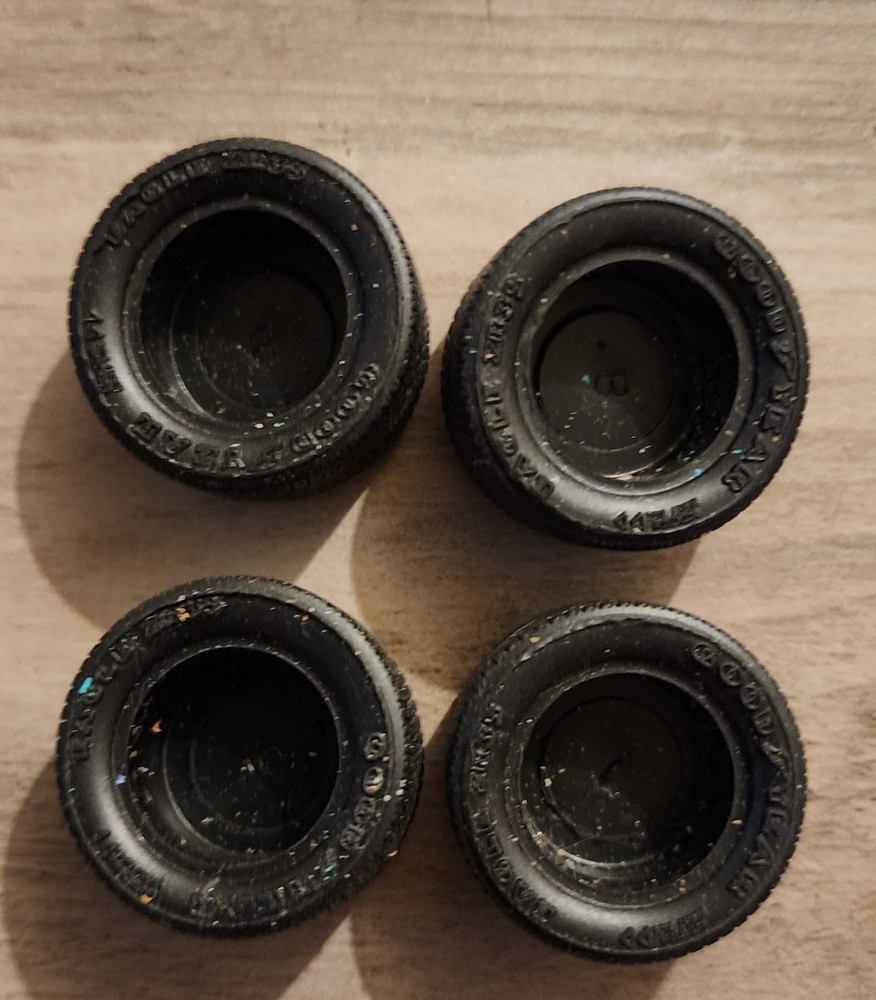 1/25 Scale Set Of Rubber Tires Car Model Parts