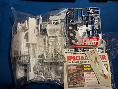 1/25 REVELL CUSTOM 1956 CHEVROLET COUPE SEDAN MODEL KIT OPEN B4