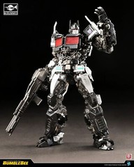 Trumpeter & Transformers 08205 Dark Optimus Prime SPECIAL LIMITED EDITION Model