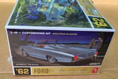 AMT 1962 Ford Thunderbird 2’n1 Customizing Factory Sealed Box 1:25 Model Kit 682