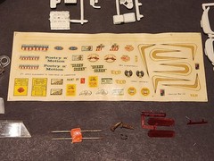 AMT 1965 Ford Thunderbird HT 1/25 Scale Model Kit – Nice Unbuilt Kit, Rough Box