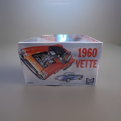 MPC by Round 2 #830/12 1/25 1960 CORVETTE BUILD IT STOCK CUSTOM Factory Sealed!!