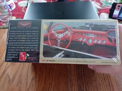 AMT 1957 Chevy Convertible Corvette 1/25 Scale Plastic Model – New – 1016/12