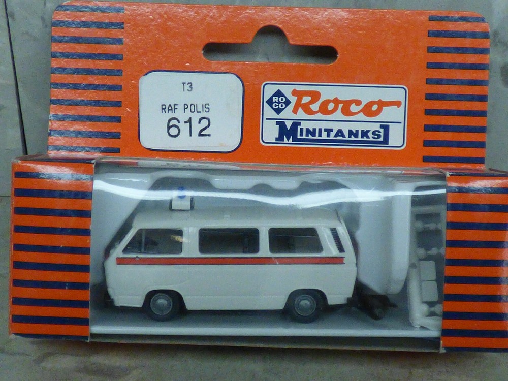 Roco Minitanks / (NEW) 1/87 # 612 Modern RAF VW T3 Police Van Lot # 3054