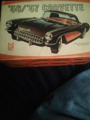 MPC CORVETTE 56/57 BUD ANDERSON MODEL KIT 1/25TH BOXED 301-200