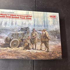 Model T RNAS Armoured Car with WWI British Tank Crew 1/35 ICM 35670