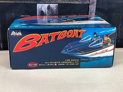 Polar Lights 1:25 Scale Plastic Model Kit BATMAN BATBOAT ROBIN ~ Started
