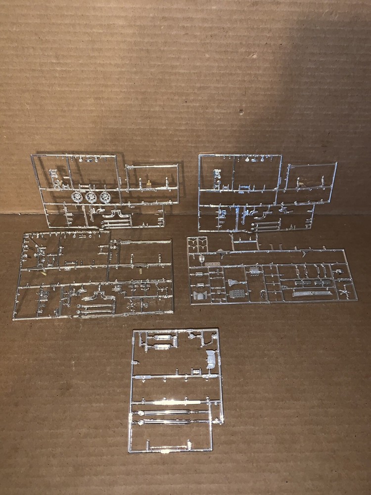 Vintage Junkyard Lot Of Plastic Model Car Chrome Grids (Lot Jy352)