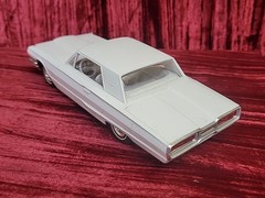 1964 Wimbledon White Ford Thunderbird T-Bird AMT Dealer Promo Friction Model Car