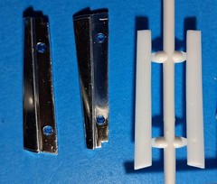 84 CADILLAC COUPE LOWRIDER ROCKER PANEL MOLDING – REVELL MODEL CAR KIT PARTS LOT