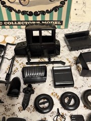 Vintage 1925 Model T Ford 1:25 Model Kit AMT Corporation 1960s Appears Complete