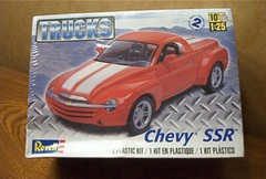 REVELL CHEVY SSR TRUCK MODEL KIT #858-4052 1/25 SCALE
