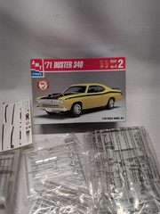 AMT 1971 Plymouth Duster 340 1:25 Scale Model Kit 31225 New Open Box Sealed Part