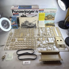 NEW Panzerjager IV Monogram Model Kit 7505 1/32 Scale Mattel 8G14