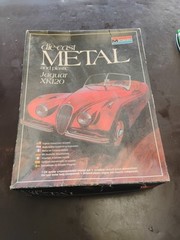 MONOGRAM DIE-CAST METAL JAGUAR XK120 MODEL CAR KIT NEW SEALED