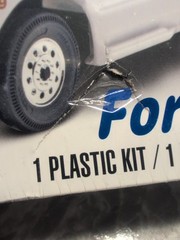Revell SnapTite Ford AeroMax Semi Truck Model Kit 1:32 Scale Sealed Box Damage