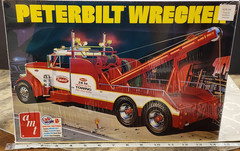 Peterbilt Wrecker Truck AMT 1:25 NEW FACTORY SEALED *US Seller*