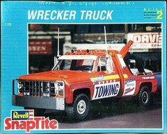 REVELL 1/25 1977 CHEVY WRECKER