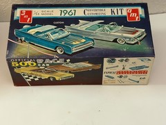 AMT 1961 Lincoln Continental Convertible Kit # K-411 Model built in Box 61