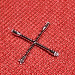 4 Way Lug Nut Wrench 1960 Ford F-100 Pickup 1:25 scale model car part AMT