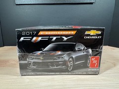 AMT – 2017 CHEVY CAMARO “FIFTY” – 1:25 SCALE KIT #AMT1035M/12 – FACTORY SEALED