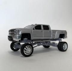 1:64 Lifted Truck Frame For Chevy Dually(Body And Wheels Not Included)