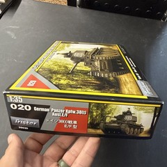 Tristar Model Kit – German Panzer Kpfw.38(t) Ausf.E/F Tank #35020 –