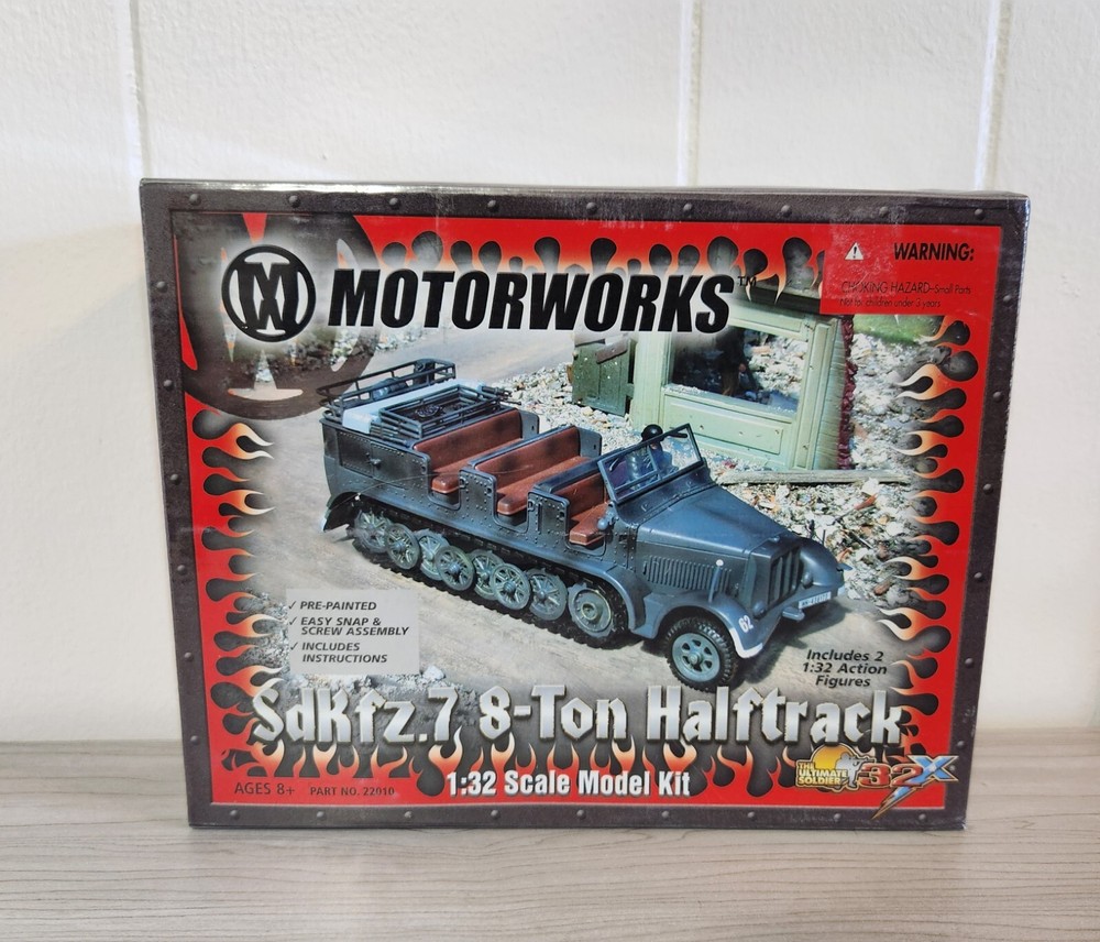 Motorworks Sdkfz 8 Ton Halftrack German 1:32 Model Kit Sealed