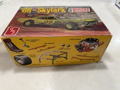 AMT 1/25 1966 Buick Skylark Modified Stocker #30147 – FREE SHIPPING