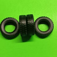 Off Road Tires Rims 1971 Ford F-250 Custom 4×4 Pickup Truck Lifted Moebius 1/25