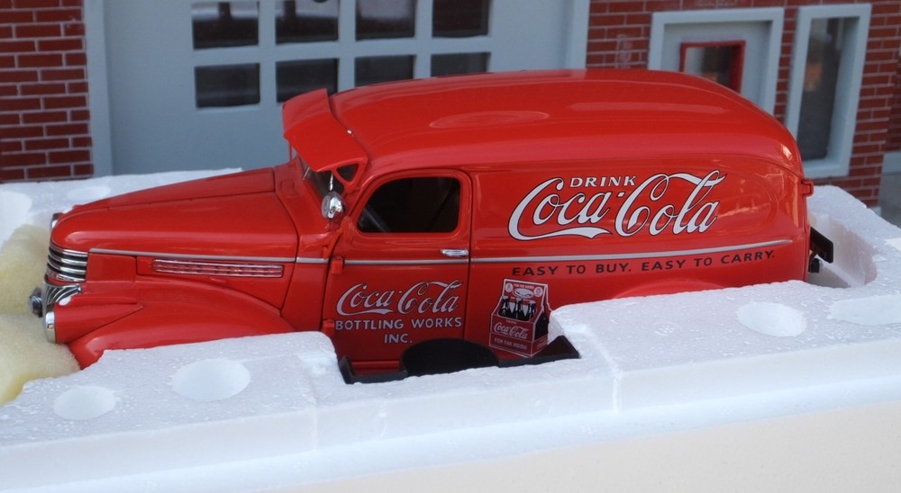 Coke Delivery Truck 1/24 w Custom Accessory Grouping
