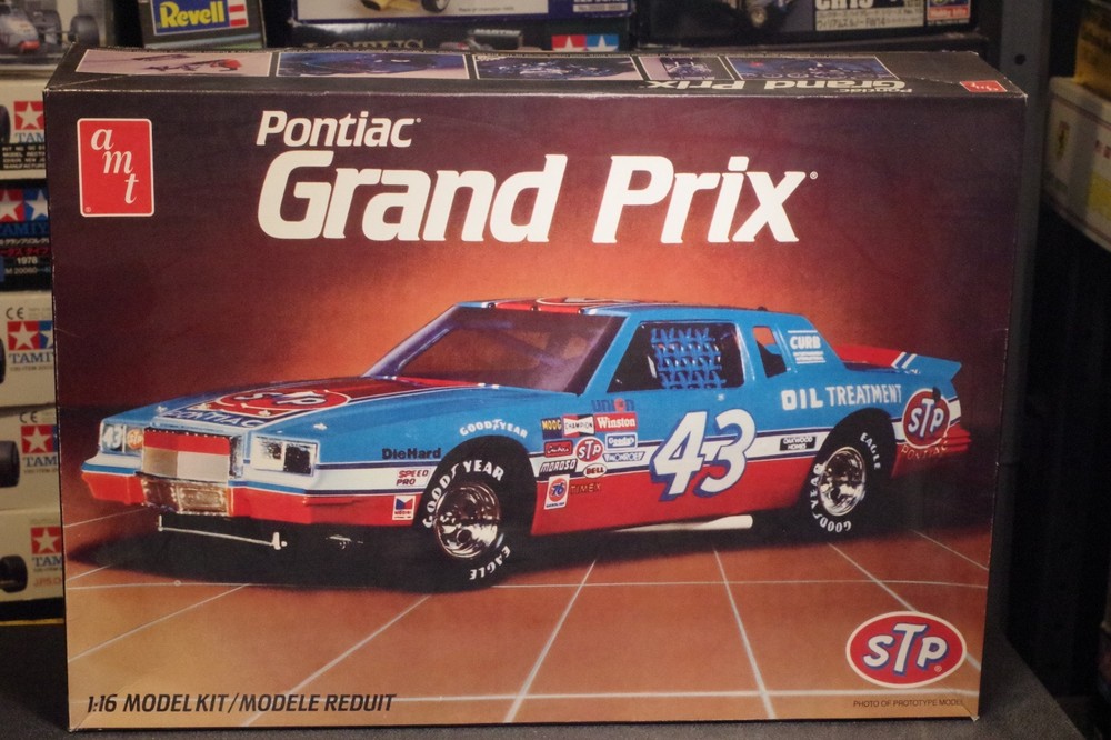 1/16 AMT Richard Petty Pontiac Grand Prix NASCAR kit Sealed Inside COMPLETE