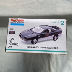 Monogram ’93 Camaro Z-28 Indy Pace Car Model Kit #2964 1:25 Looks Complete 1993