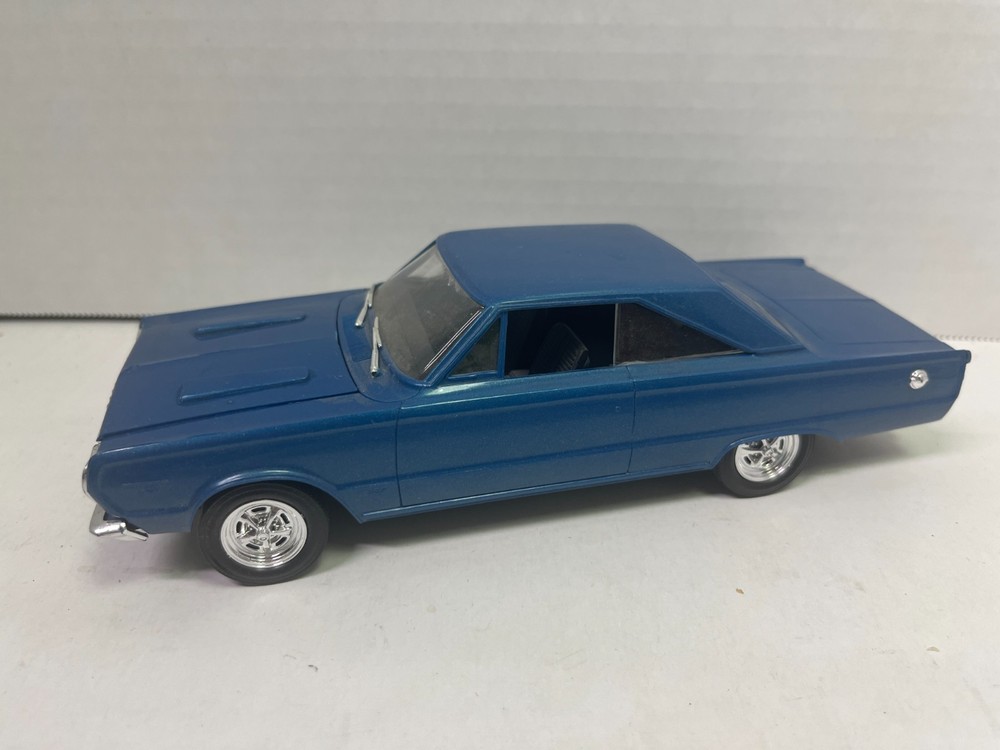 1/25-1/24 1967 PLYMOUTH GTX BLUE BUILT PARTS MODEL CAR KIT
