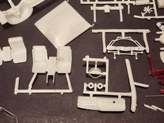 AMT 1969 Ford Thunderbird HT 1/25 Scale Model Kit – Nice Unbuilt Kit, Fair Box