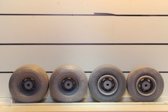 ST-3 unpainted stagger 1/25 scale resin model car dirt track tires and wheels ,