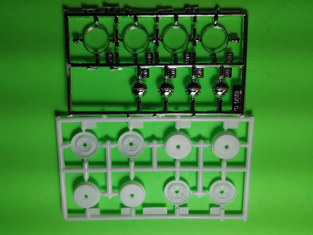 32 1932 Ford 5 Window Coupe 1/25 chrome hub cap rim beauty rings wheel model