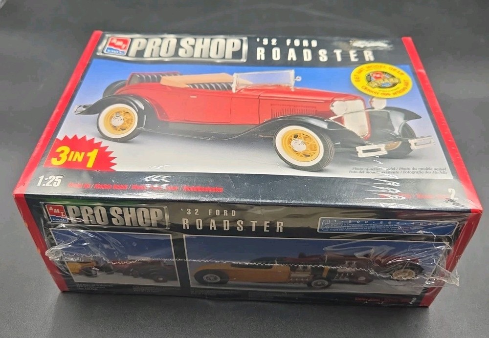 AMT ERTL 1/25 ’32 Ford Roadster Proshop 3 In 1 Kit #8351 New Factory Sealed ++