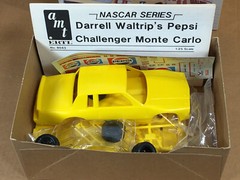 AMT ERTL 1:25 SCALE MODEL KIT #11 PEPSI CHEVY MONTE CARLO – DARRELL WALTRIP